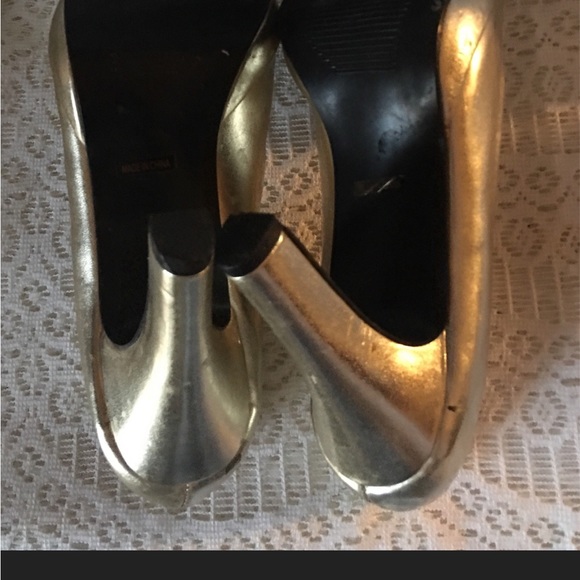 Anne Michelle Gold Platform Heels - Picture 5 of 8